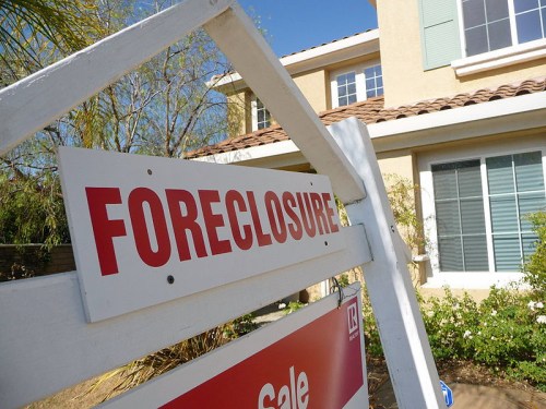 800px-Sign_of_the_Times-Foreclosure
